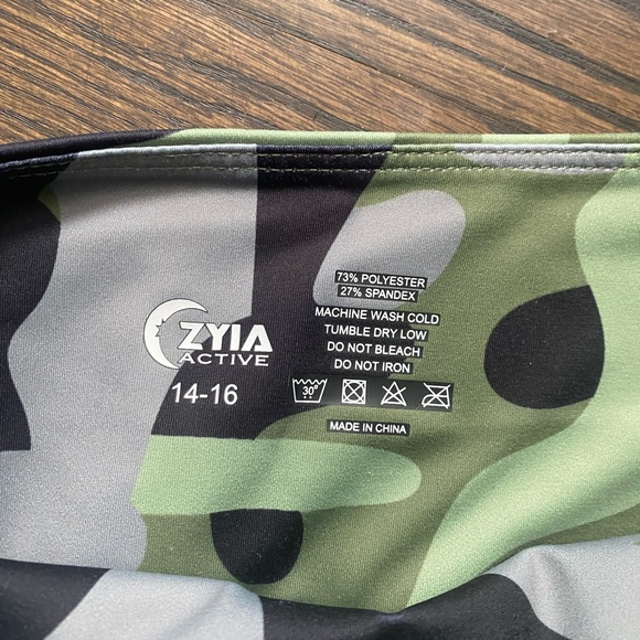 Zyia camo light n tight leggings with pocket size 14-16 GUC - Picture 5 of 5